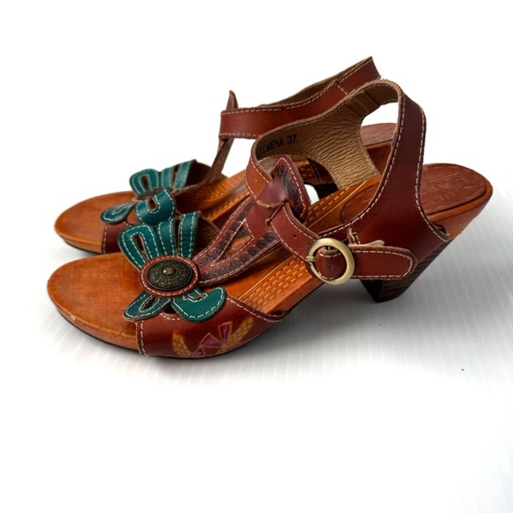 L’artiste philomena t-strap heeled sandals flower design and medallion size 37 - Picture 1 of 14